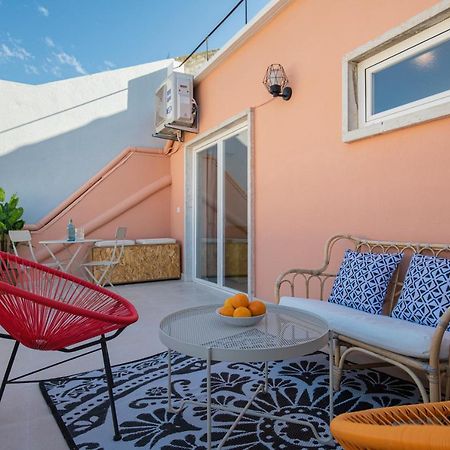 Lovelystay - Sunny 1Bdr Apartment W/Terrace Lisboa Kültér fotó