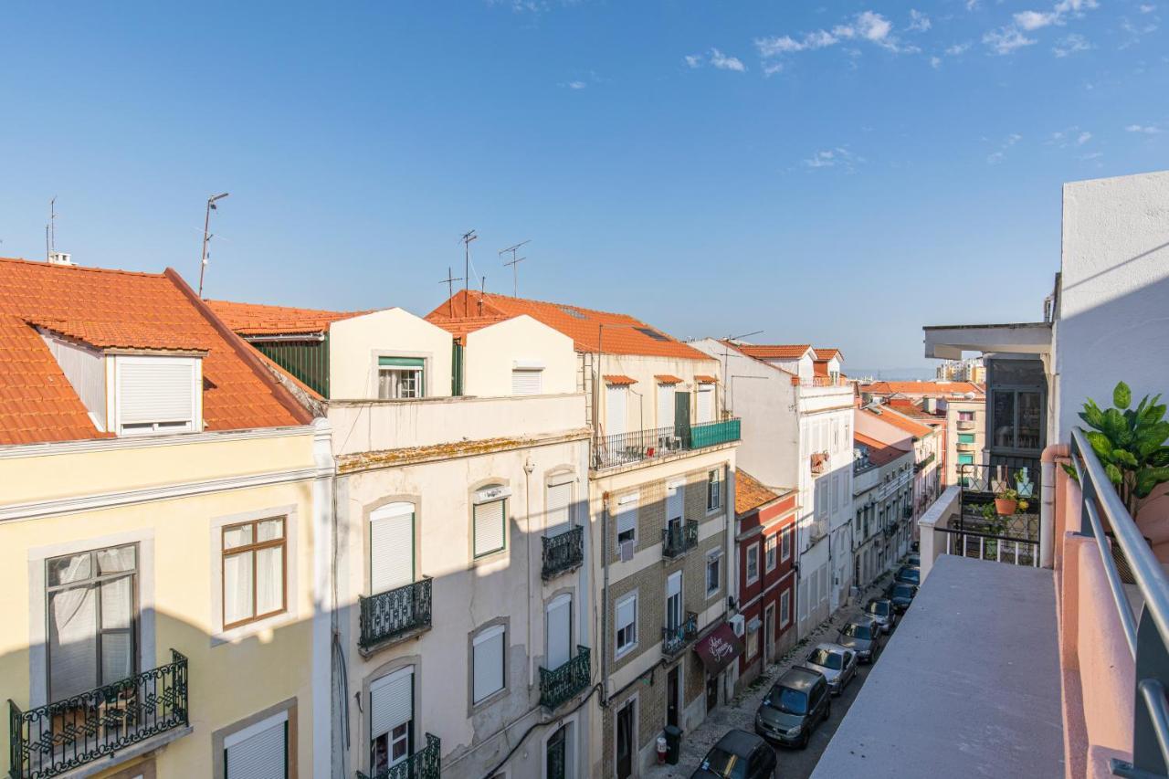 Lovelystay - Sunny 1Bdr Apartment W/Terrace Lisboa Kültér fotó