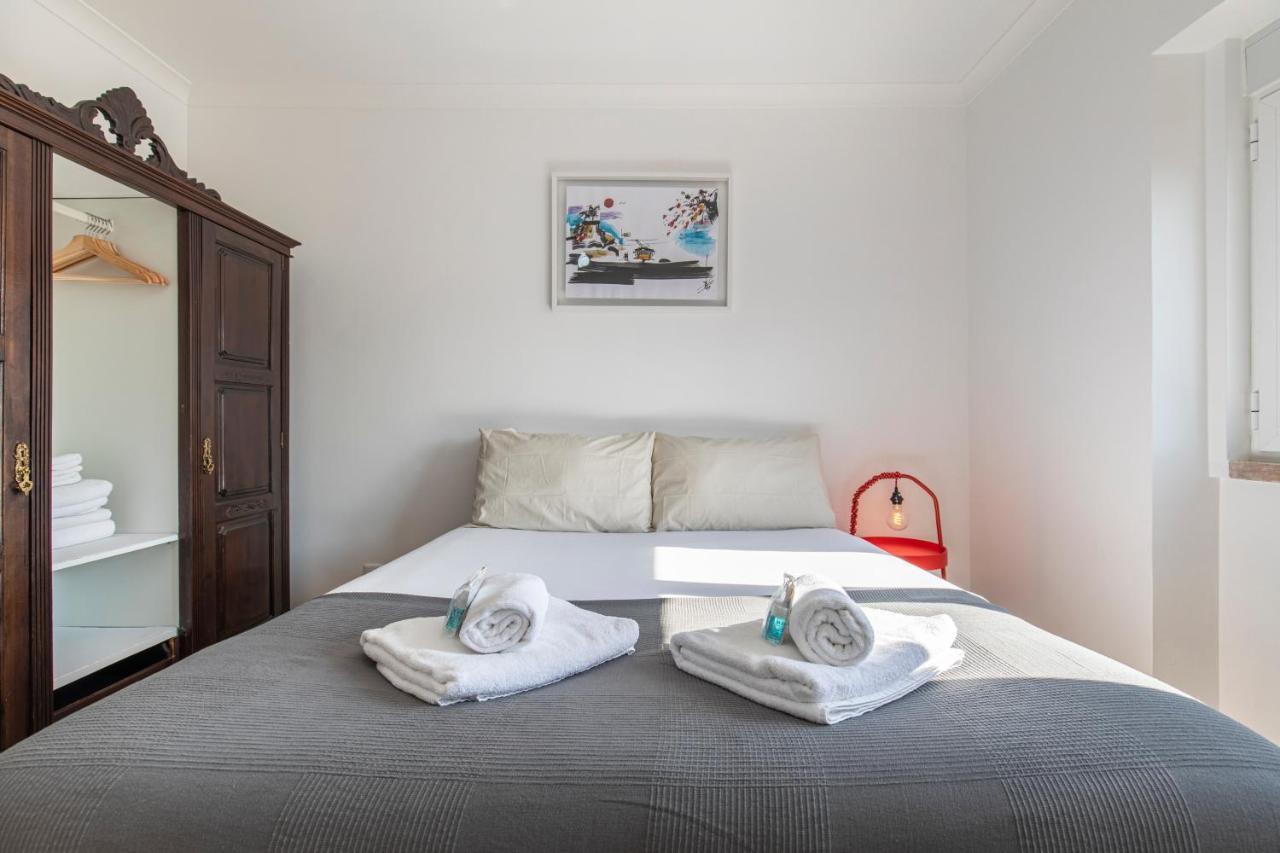 Lovelystay - Sunny 1Bdr Apartment W/Terrace Lisboa Kültér fotó