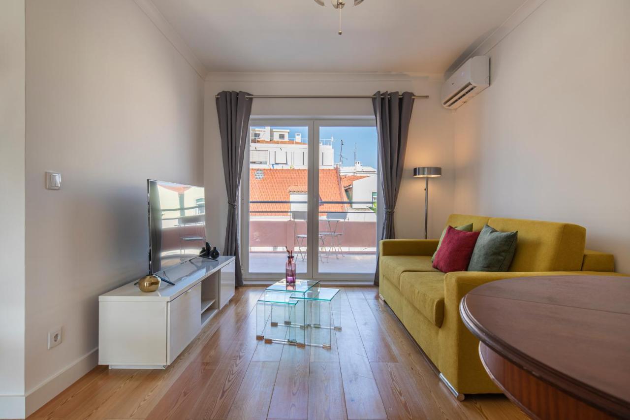 Lovelystay - Sunny 1Bdr Apartment W/Terrace Lisboa Kültér fotó